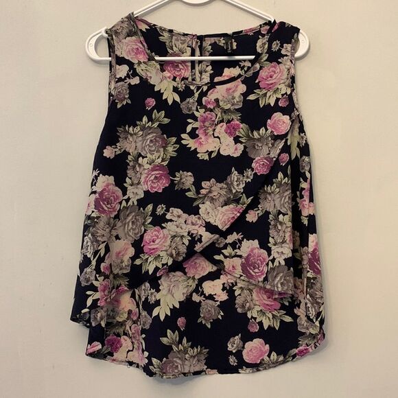 Runway Story navy floral high/ low sleeveless blouse Size M Length 24” Bust 17” - Picture 1 of 7